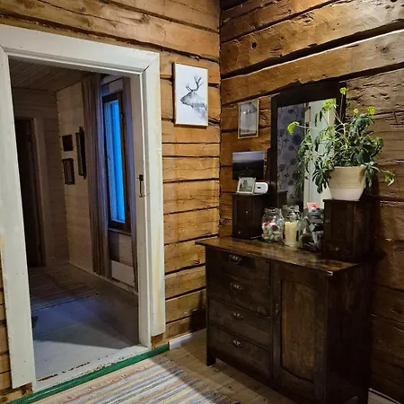 Rasti's Old Pine - Rastin Vanha Maenty Apartment Kittilä